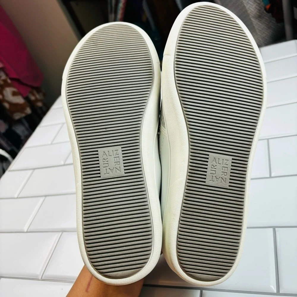 Naturalizer Marianne 4 Sneakers White‎ Silver 8.5W